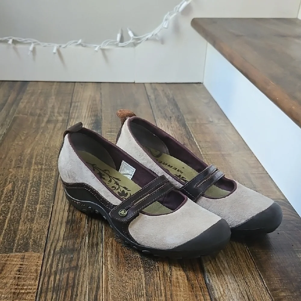 Merrell Brown and Cream Mary Jane Flats‎